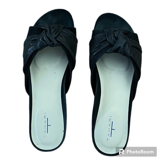 EUC Tahari black sandals size 8 in box - Picture 1 of 6
